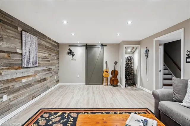 Additional image 26 of 493 Donegal Dr