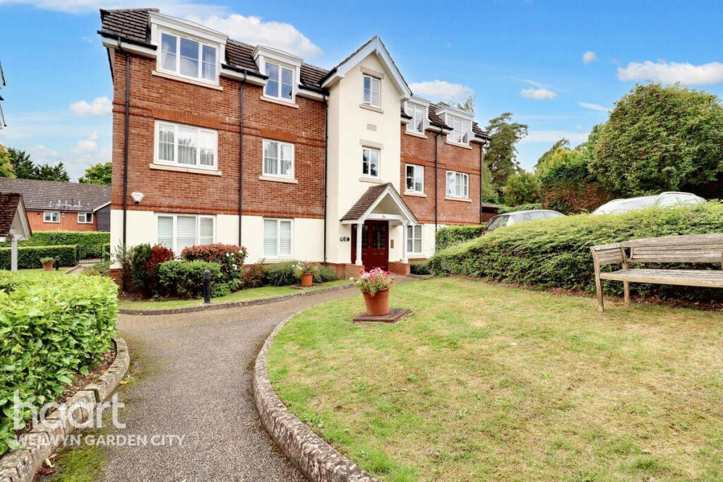 Additional image 18 of Canonsfield Road, WELWYN