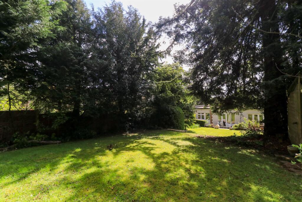 Additional image 30 of Georges Wood Road, Brookmans Park