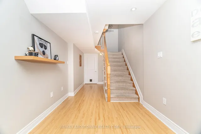 Additional image 36 of 540 Guelph Line Unit 1