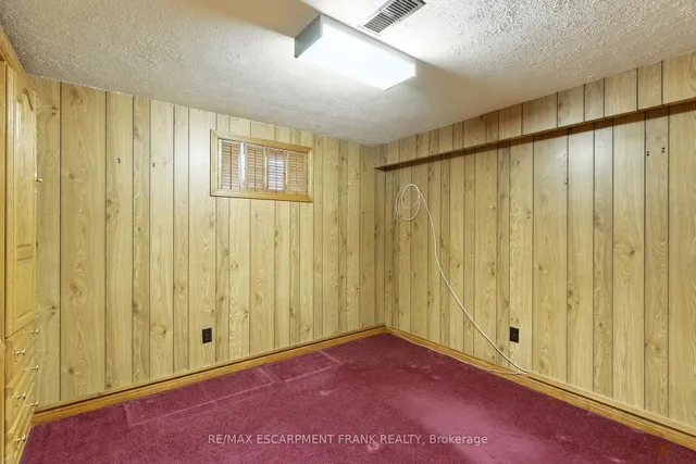Additional image 33 of 27 Warren Ave