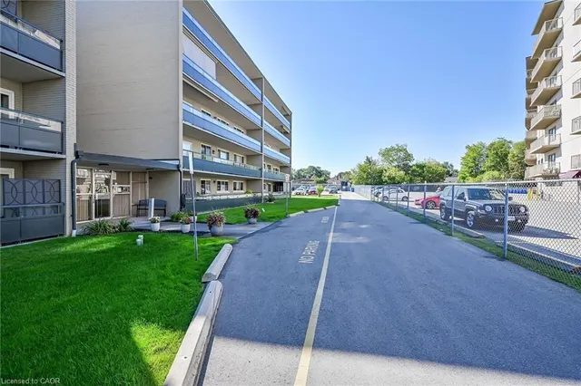 Additional image 3 of 510 Queenston Rd Unit 404