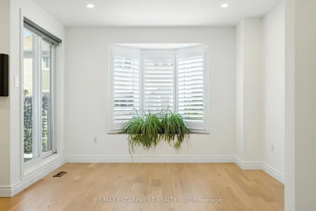 Additional image 23 of 5090 FAIRVIEW St Unit 48