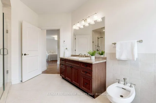 Additional image 23 of 17 TEWS Lane