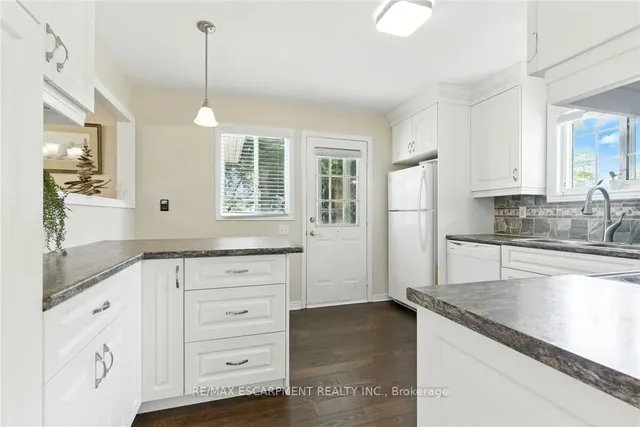 Additional image 3 of 360 Silverbirch Blvd