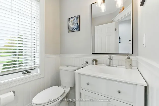 Additional image 28 of 24 Meander Clse