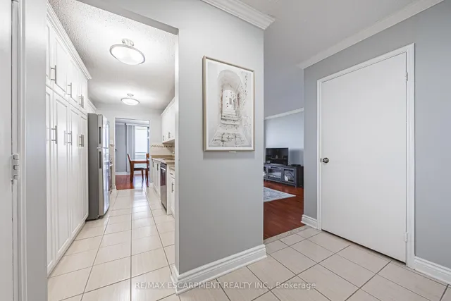 Additional image 4 of 2055 UPPER MIDDLE Rd Unit 1403