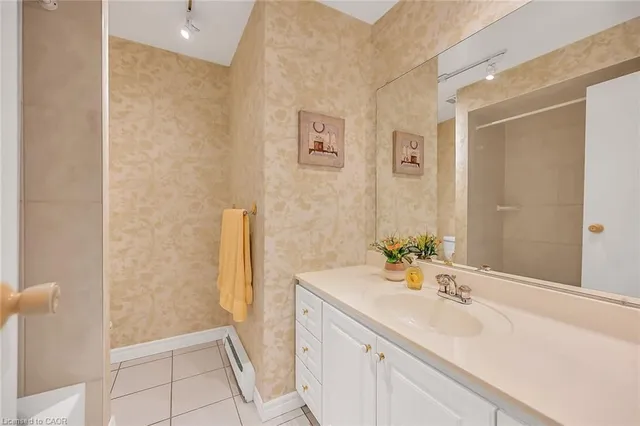 Additional image 25 of 1560 Kerns Rd Unit 7