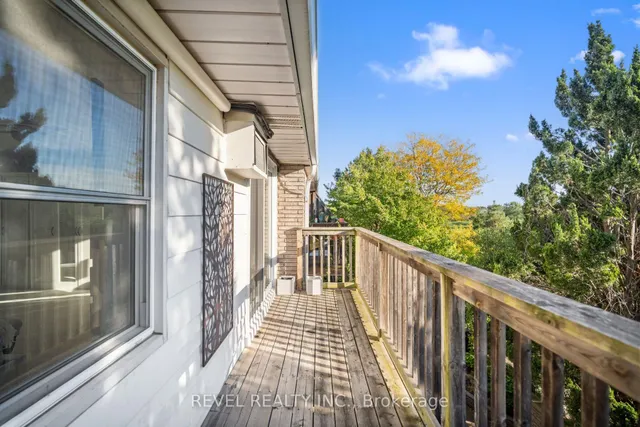 Additional image 37 of 2058 Brant St Unit 3