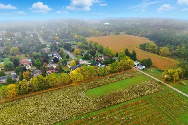 Additional image 50 of 24 Meander Clse