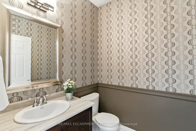 Additional image 8 of 4 Burgundy Grve