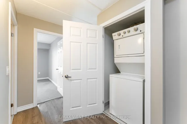 Additional image 9 of 716 Main St Unit 910