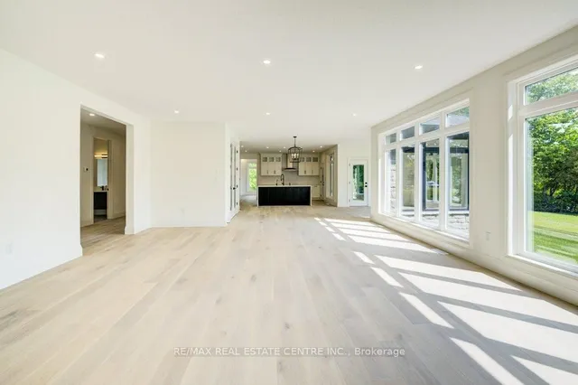 Additional image 30 of 20 Stokes Tr