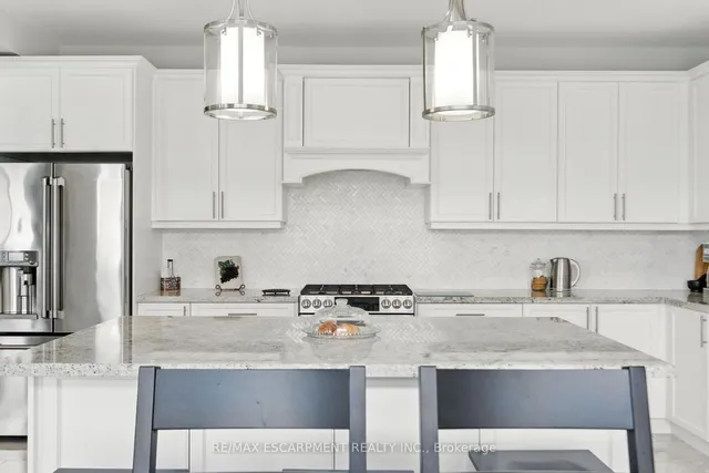 Additional image 11 of 15 Robarts Dr