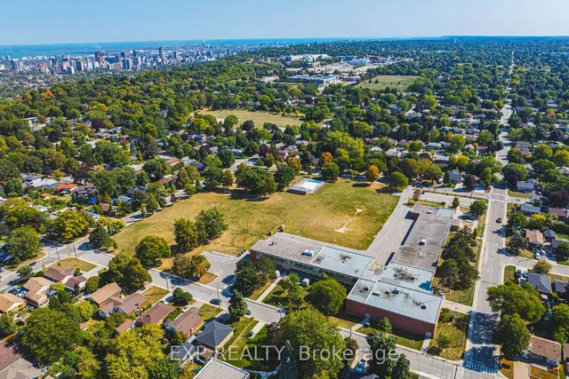 Additional image 26 of 201 West 32nd St