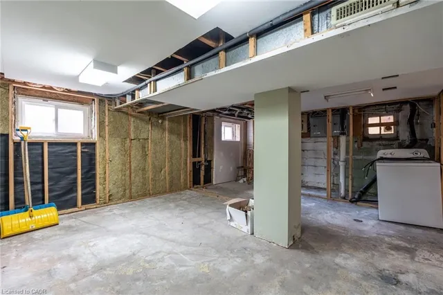 Additional image 40 of 39 Connaught Ave