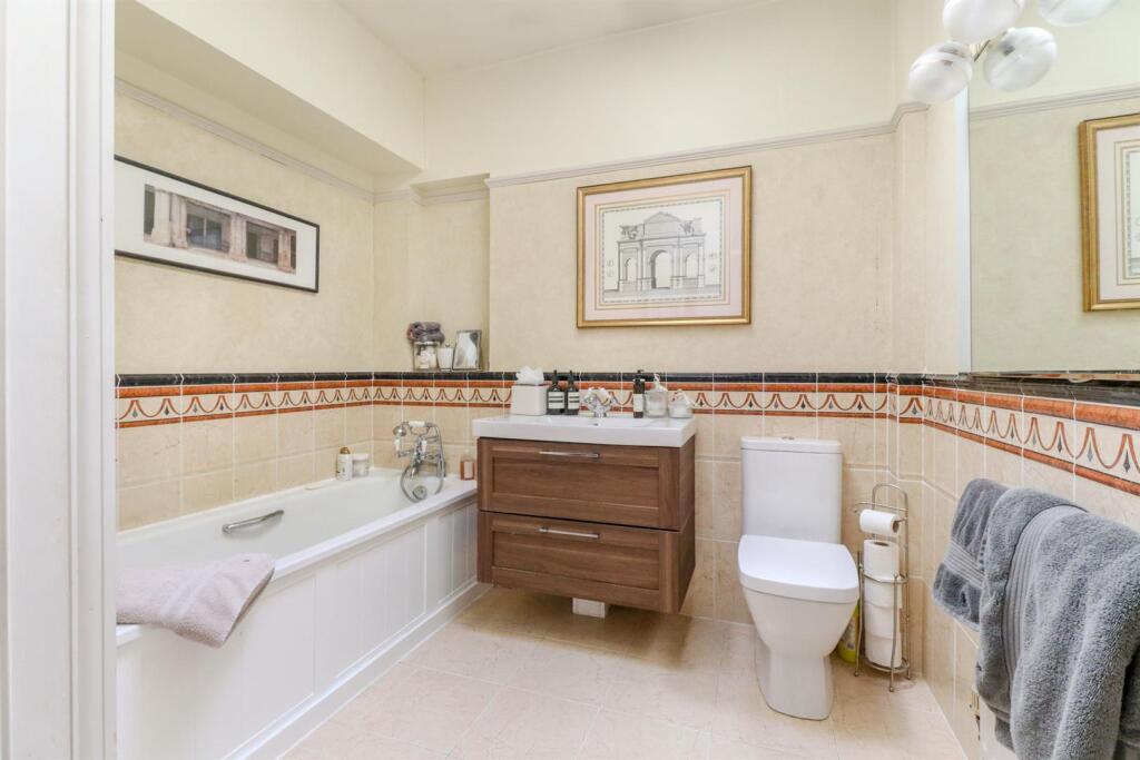 Additional image 21 of Georges Wood Road, Brookmans Park