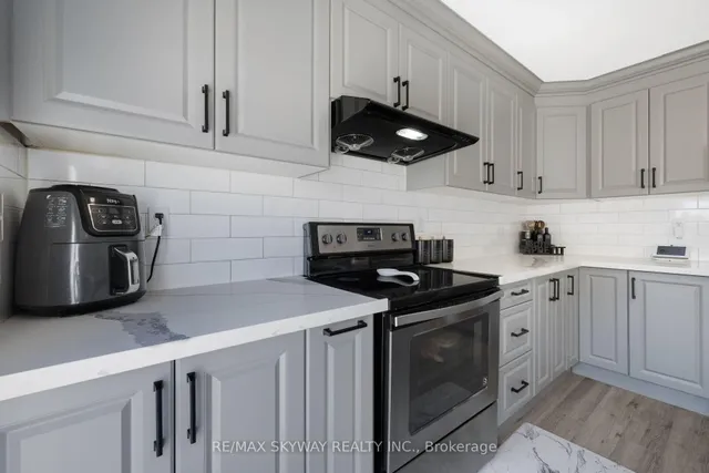 Additional image 22 of 1570 Cartwright Cres