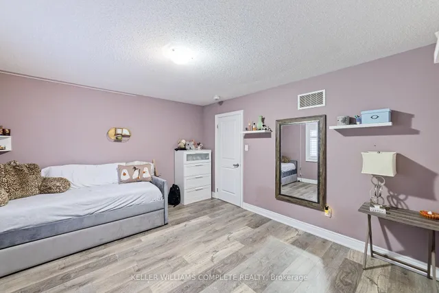 Additional image 27 of 24 MACBEAN Cres