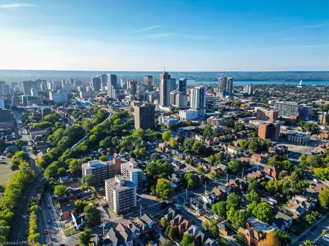 Additional image 47 of 174 Emerald St