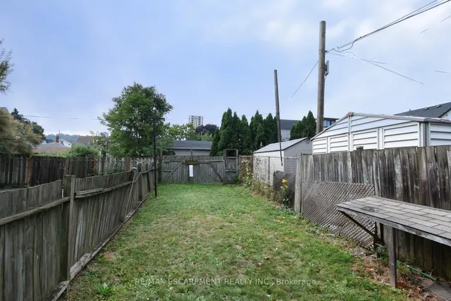 Additional image 32 of 122 Evans St