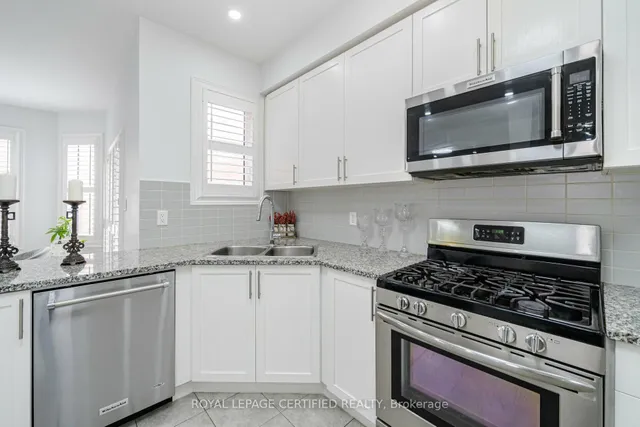 Additional image 12 of 335 Bessborough Dr