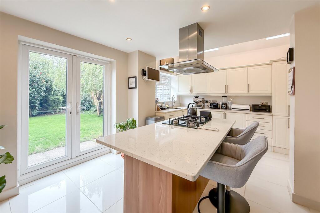 Additional image 13 of Villiers Crescent, St. Albans, Hertfordshire, AL4