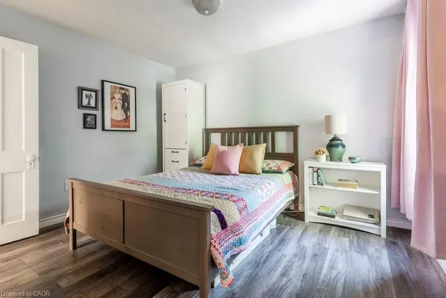 Additional image 25 of 174 Emerald St