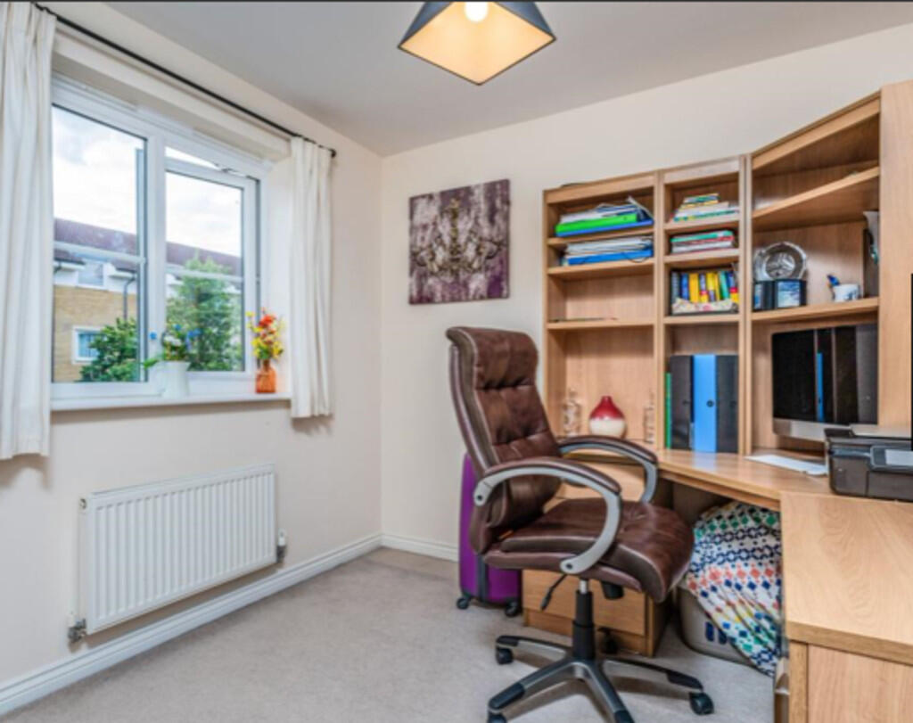 Additional image 10 of 102 Eddington Crescent