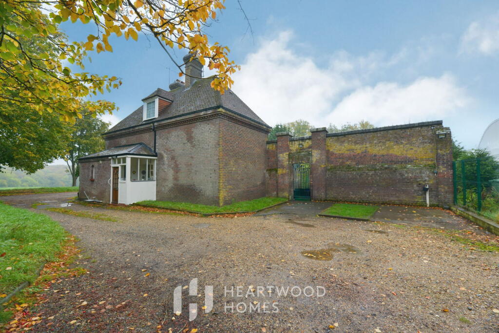 Additional image 4 of Gardeners Cottage, Batchwood Hall, St. Albans, AL3 5XA