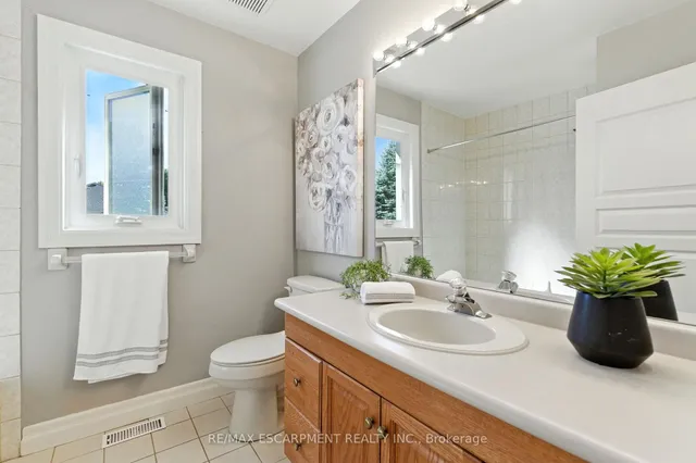 Additional image 32 of 320 Fiddler's Green Rd