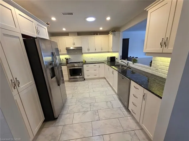 Additional image 4 of 37 Bishop Tonnos Way