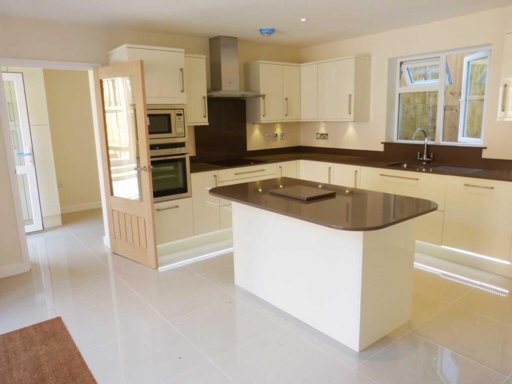 Additional image 4 of The Avenue, Welwyn