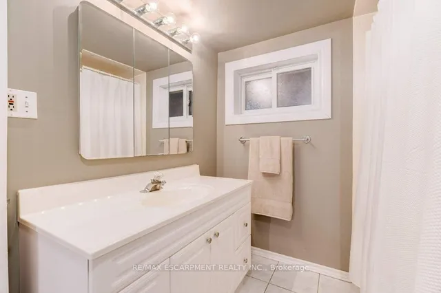 Additional image 24 of 275 Montrose Ave