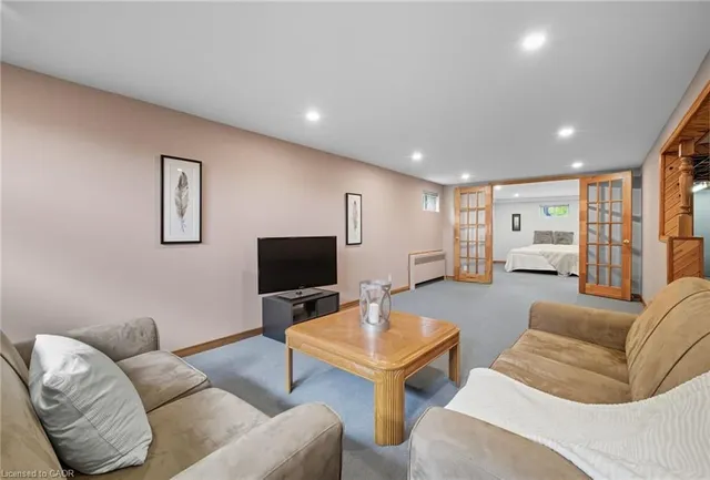 Additional image 20 of 142 Fernwood Cres