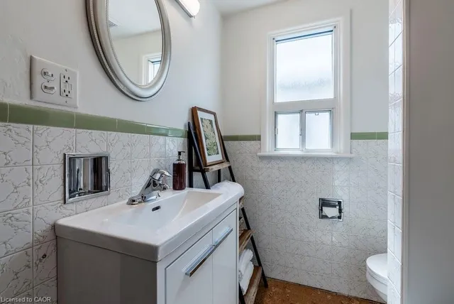 Additional image 38 of 228 Edgemont St