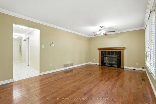 Additional image 19 of 6 Renata Crt
