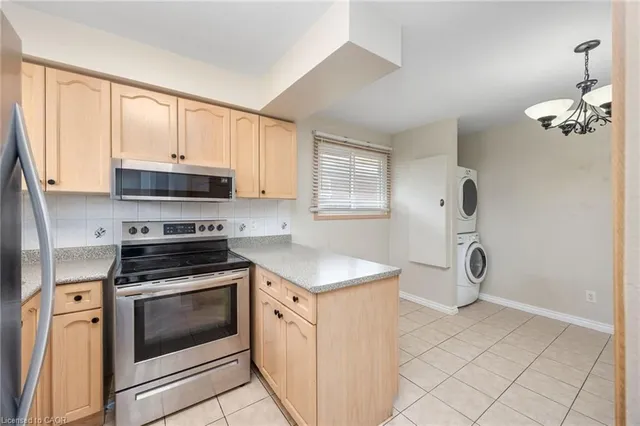 Additional image 36 of 60 Champlain Ave Unit Main Floor