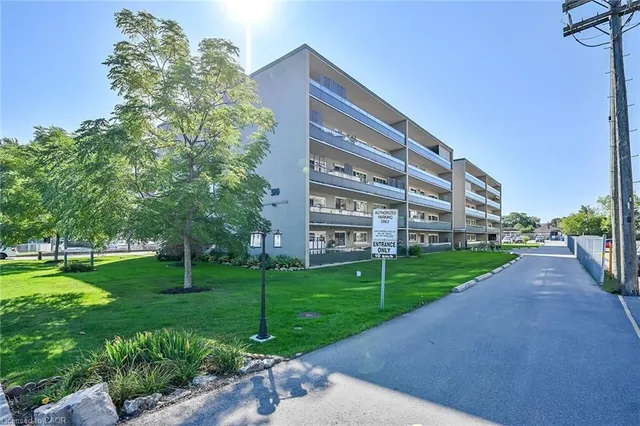 510 Queenston Rd Unit 404