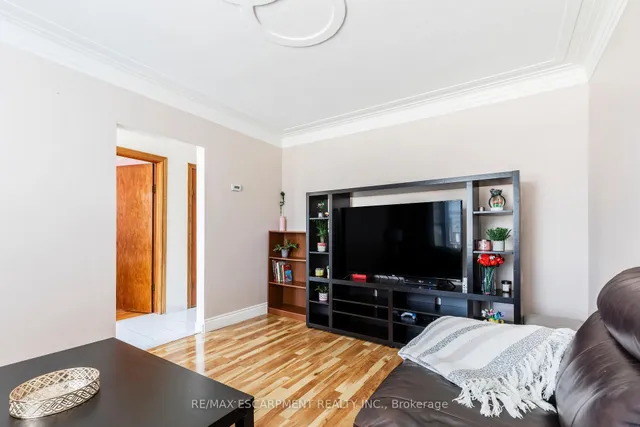 Additional image 8 of 118 Julian Ave