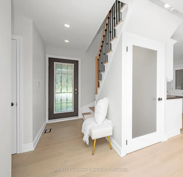 Additional image 6 of 350 East Side Cres