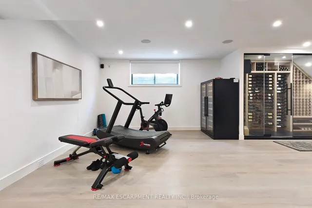 Additional image 39 of 977 Gorton Ave