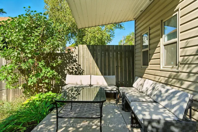 Additional image 29 of 78 OAK Ave