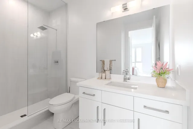 Additional image 31 of 2007 James St Unit 2102