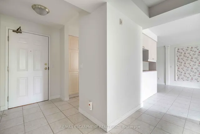 Additional image 4 of 980 Golf Links Rd Unit 207