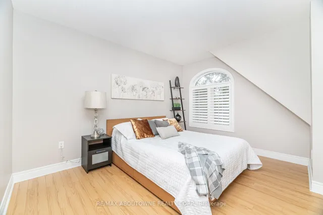 Additional image 24 of 540 Guelph Line Unit 1