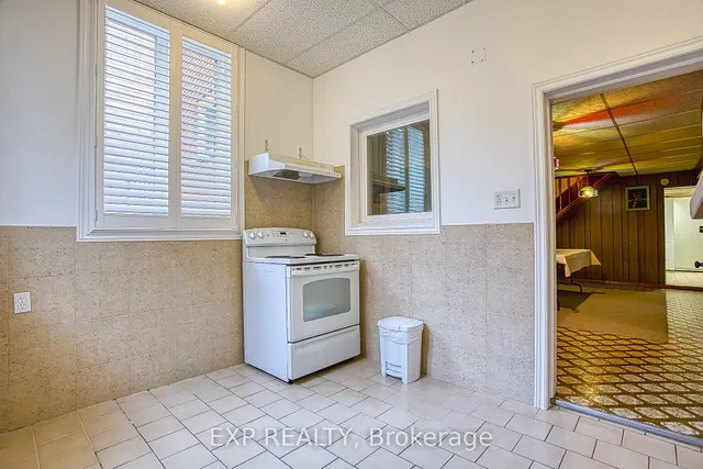 Additional image 28 of 633 Rosseau Rd