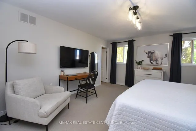 Additional image 24 of 35 Eringate Dr