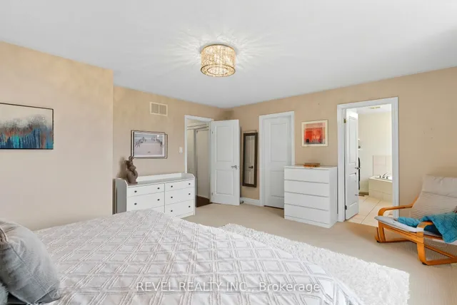 Additional image 24 of 390 Gosford Cres