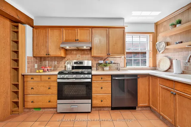 Additional image 12 of 146 Normanhurst Ave